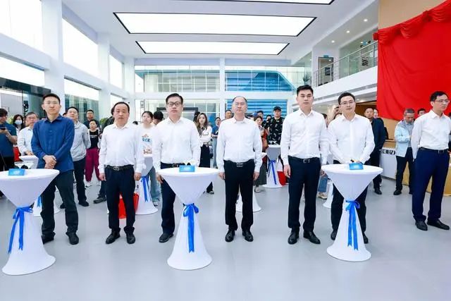 巡鹰集团与江淮钇为达成战略合作(图2)